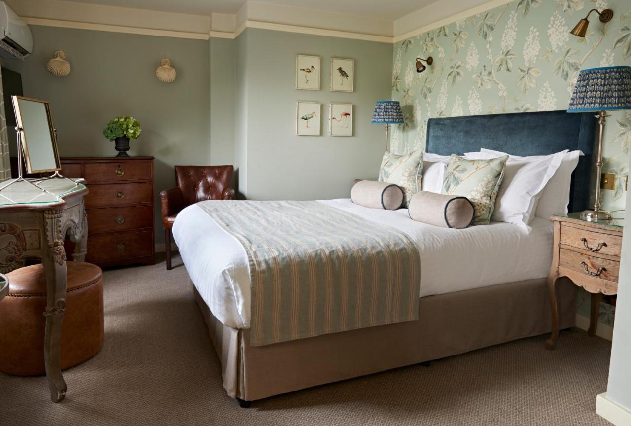 The Montagu Arms Hotel Beaulieu Bagian luar foto