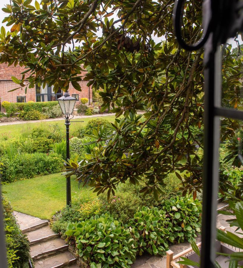 The Montagu Arms Hotel Beaulieu Ruang foto