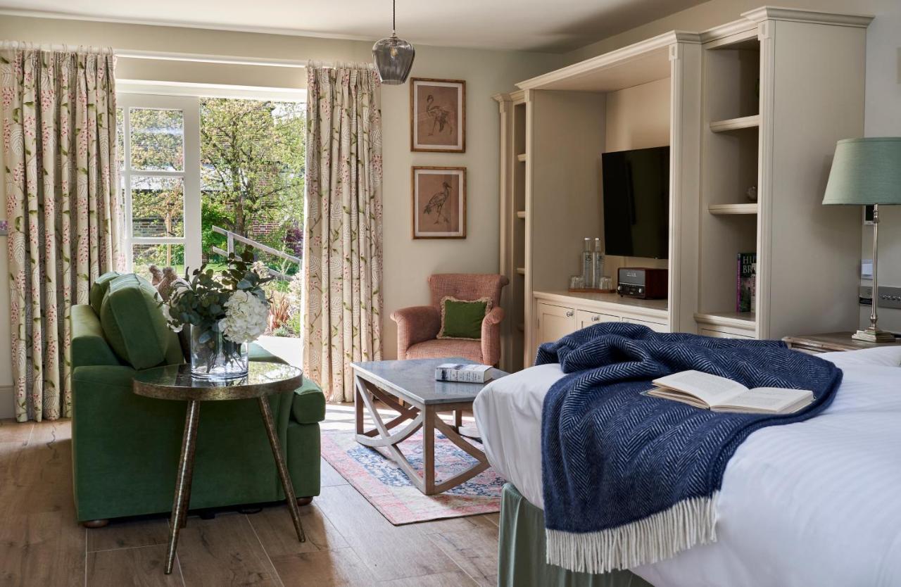 The Montagu Arms Hotel Beaulieu Bagian luar foto