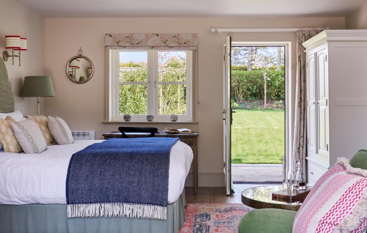 The Montagu Arms Hotel Beaulieu Bagian luar foto