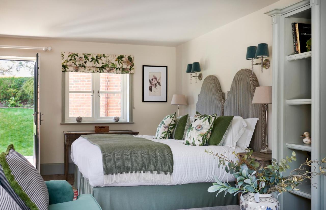 The Montagu Arms Hotel Beaulieu Bagian luar foto
