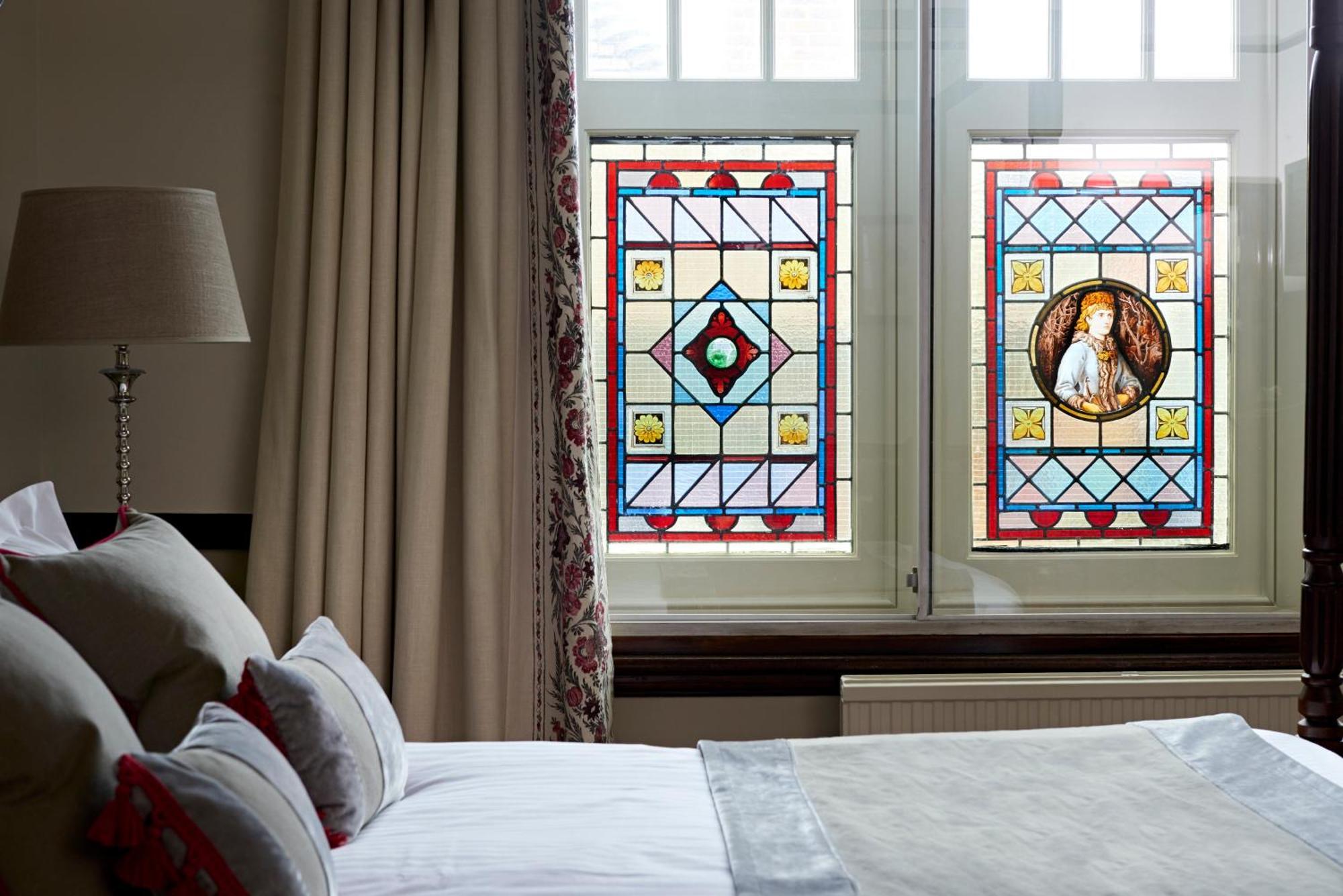 The Montagu Arms Hotel Beaulieu Bagian luar foto