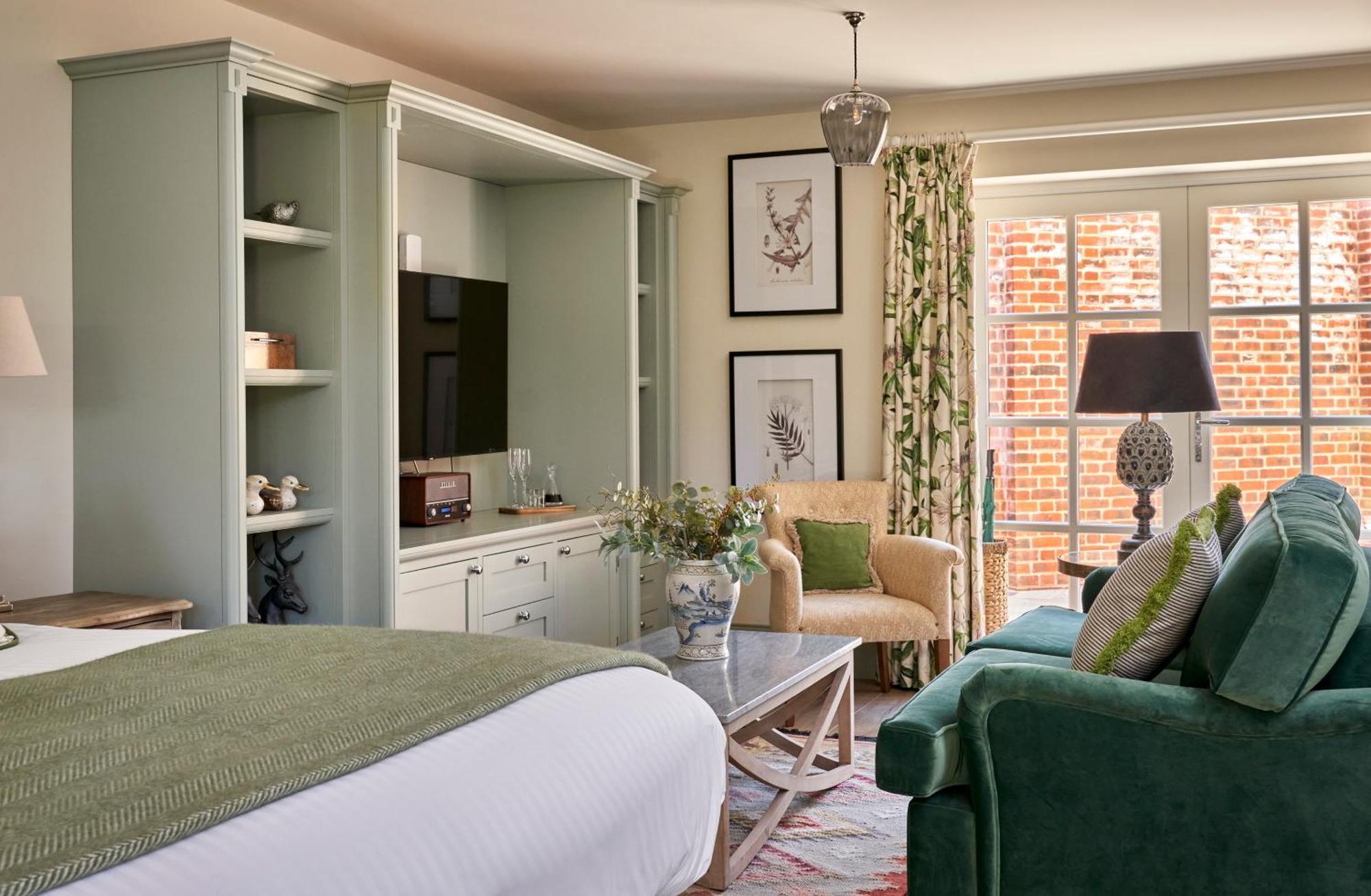 The Montagu Arms Hotel Beaulieu Bagian luar foto