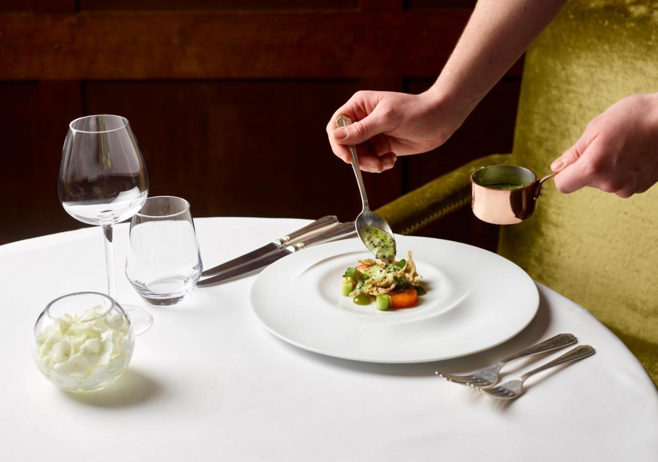 The Montagu Arms Hotel Beaulieu Bagian luar foto