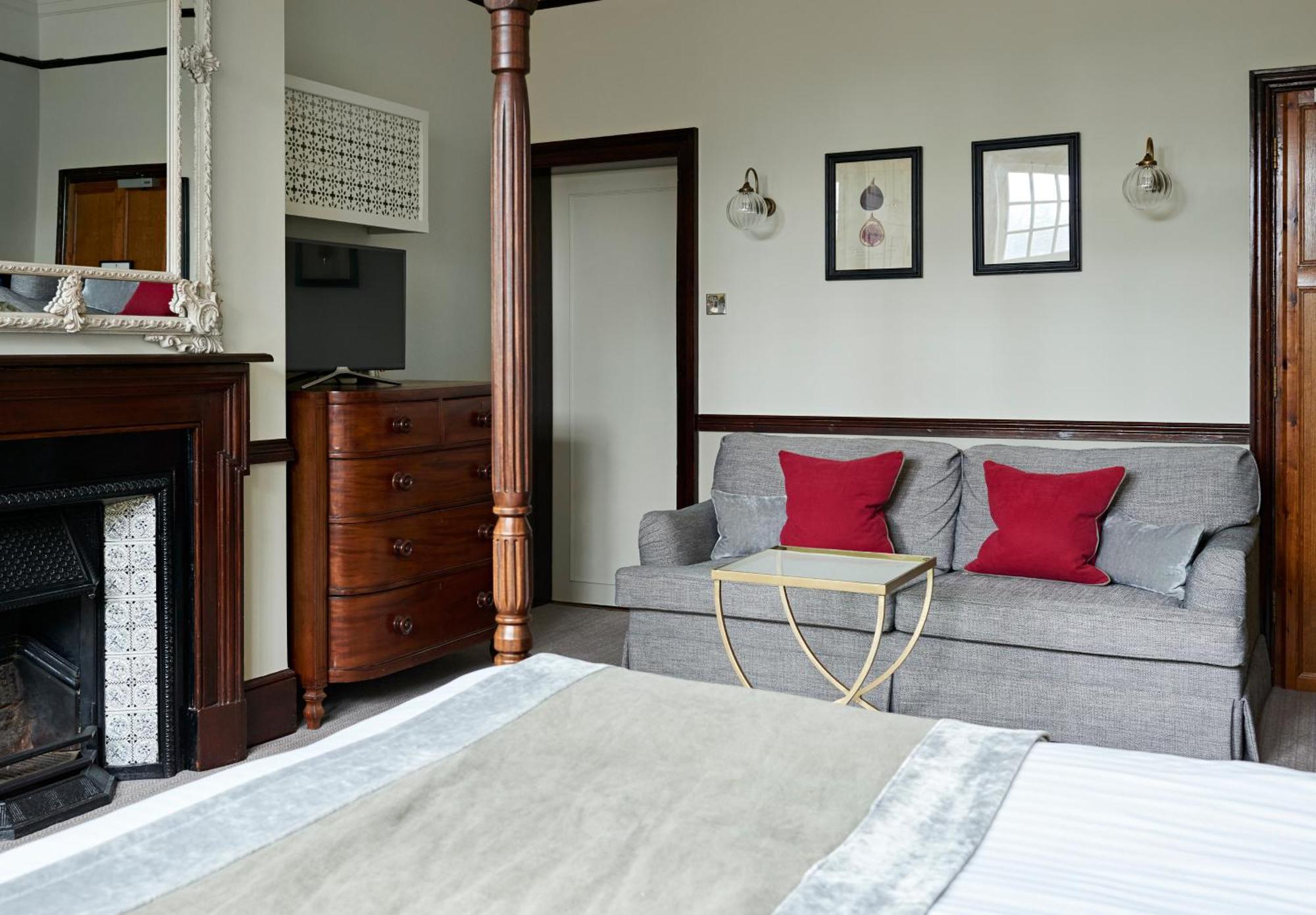 The Montagu Arms Hotel Beaulieu Ruang foto