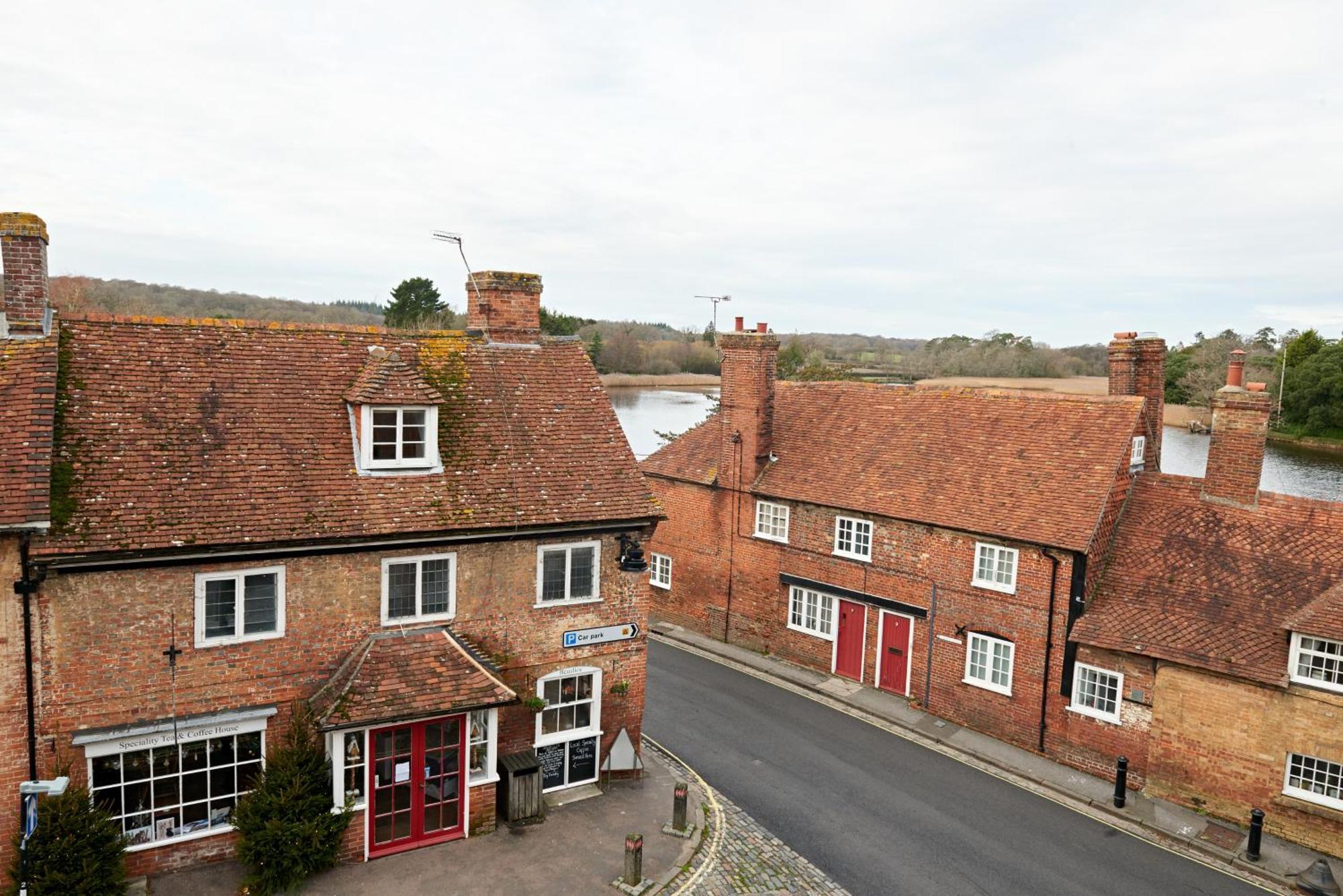The Montagu Arms Hotel Beaulieu Ruang foto