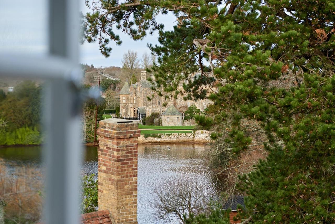 The Montagu Arms Hotel Beaulieu Bagian luar foto